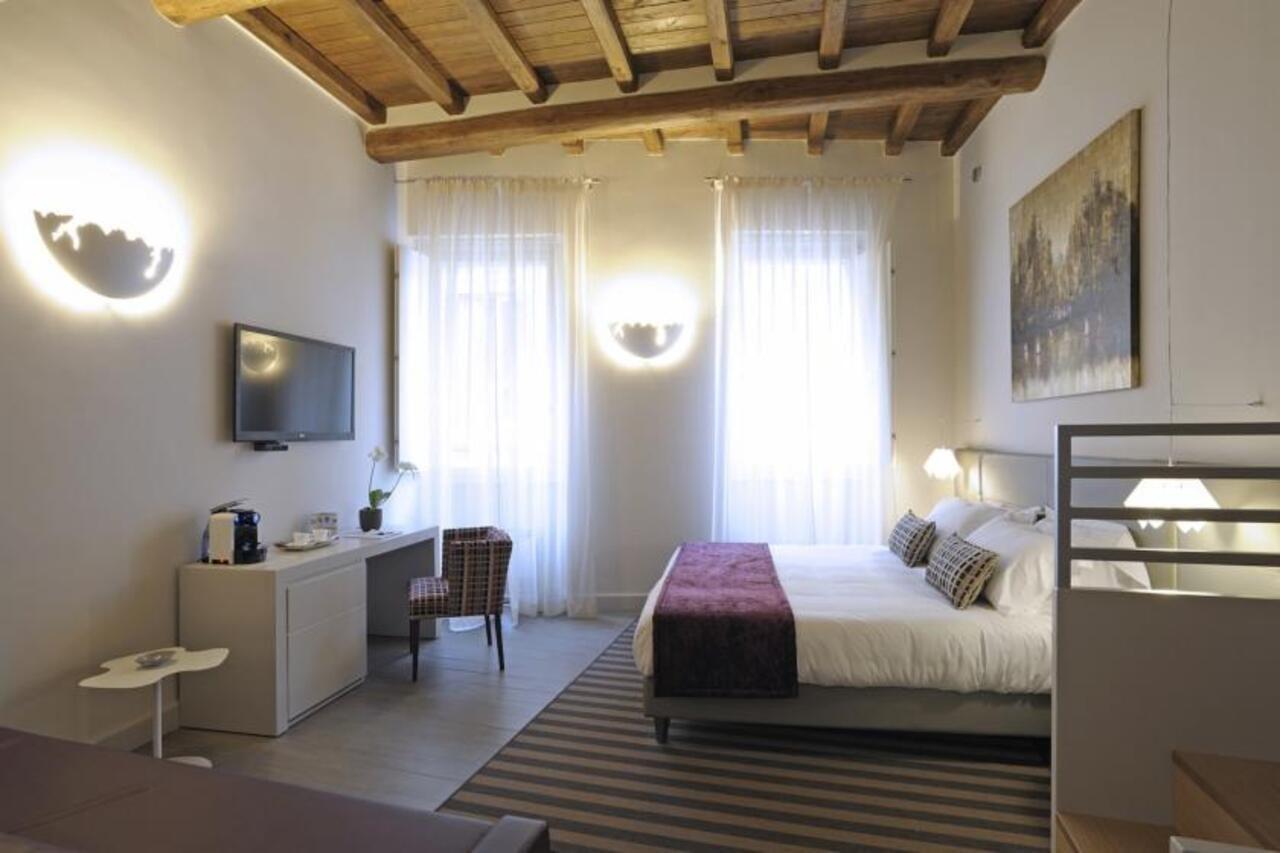 Trevi Palace Luxury Inn Róma Szoba fotó